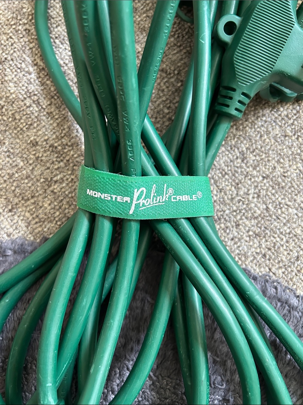 ® Green Prolink Cable Strap for Audio & Power Cord Management